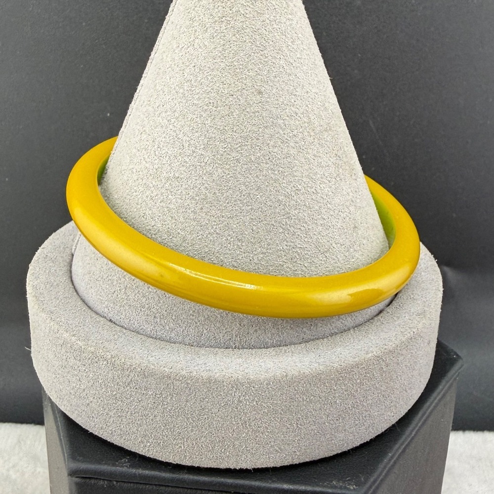 Vintage Bakelite Bangle Bracelet Avocado Green‎ 8"